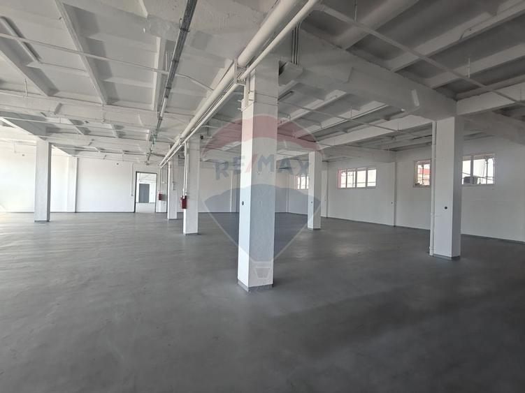 Spațiu industrial, de 720 mp, în Aeroport