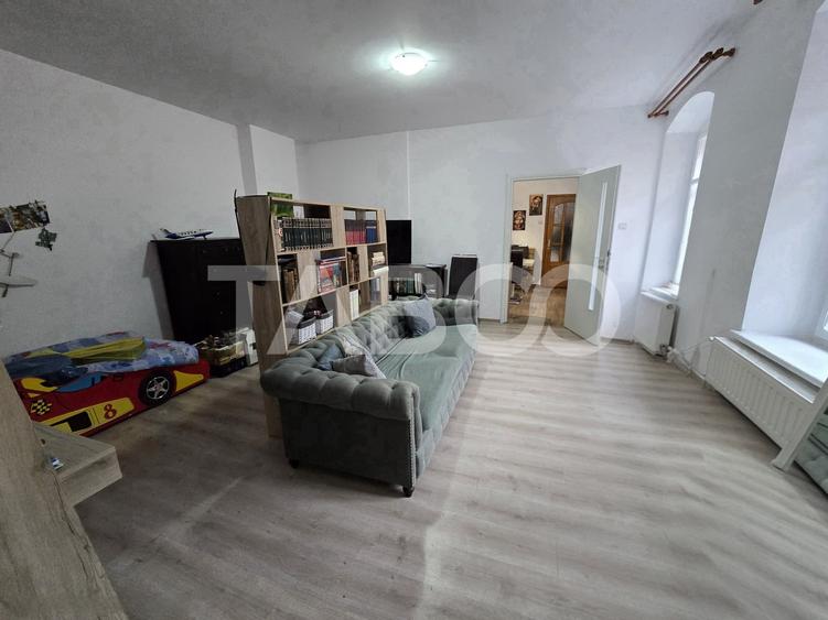 Apartament cu 2 camere nedecomandat, mobilat în Ultracentral