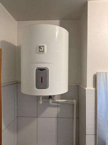 Apartament cu 3 camere semidecomandat în Lujerului