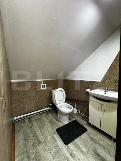 Două camere într-o casă de inchiriat, cu acces la bucătărie și baie - 4