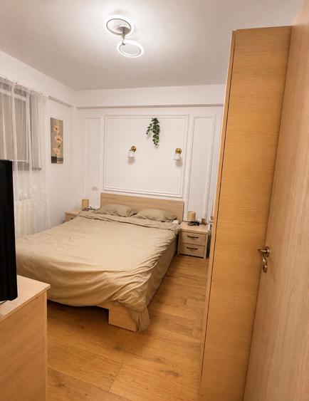 Apartament cu 3 camere semidecomandat în Drumul Taberei