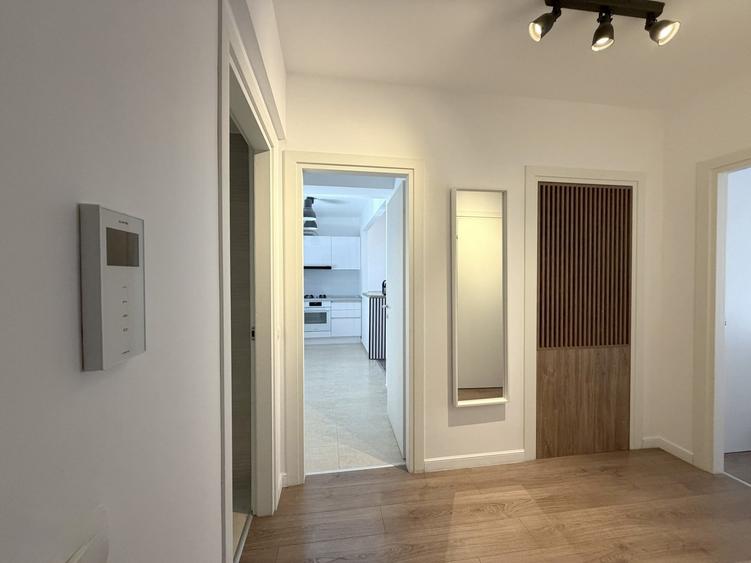 Apartament cu 2 camere semidecomandat, mobilat în Pipera