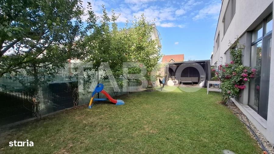 Casă cu 4 camere decomandat cu Teren 375 Mp în Central