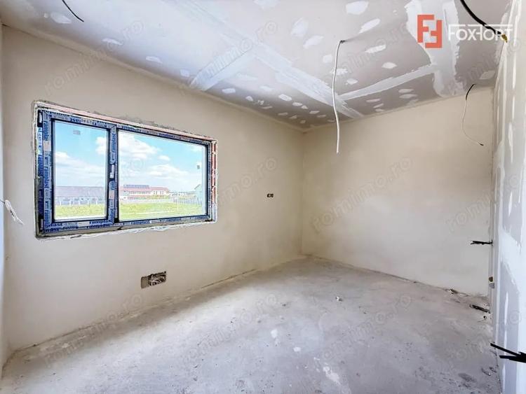 Casă cu 3 camere cu Teren 247 Mp în Săcălaz