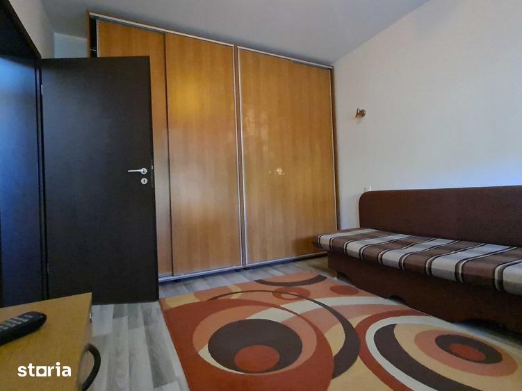 Casă cu 6 camere cu Teren 300 Mp în Dumbrăvița