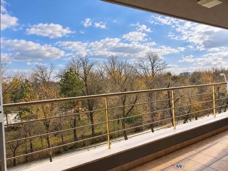 Apartament cu 4 camere în Herăstrău