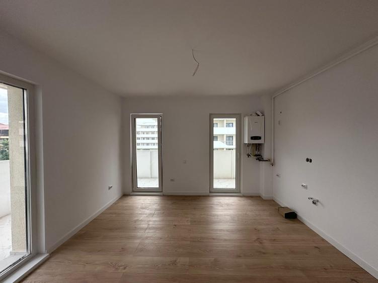 Apartament cu 3 camere semidecomandat în Florești