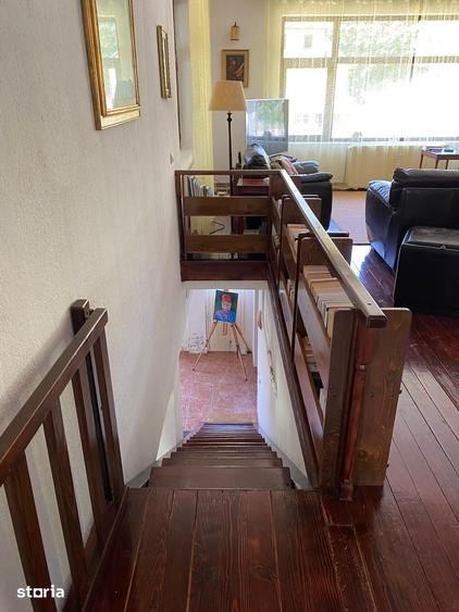 Casă cu 5 camere cu Teren 10000 Mp în Dâmbovicioara