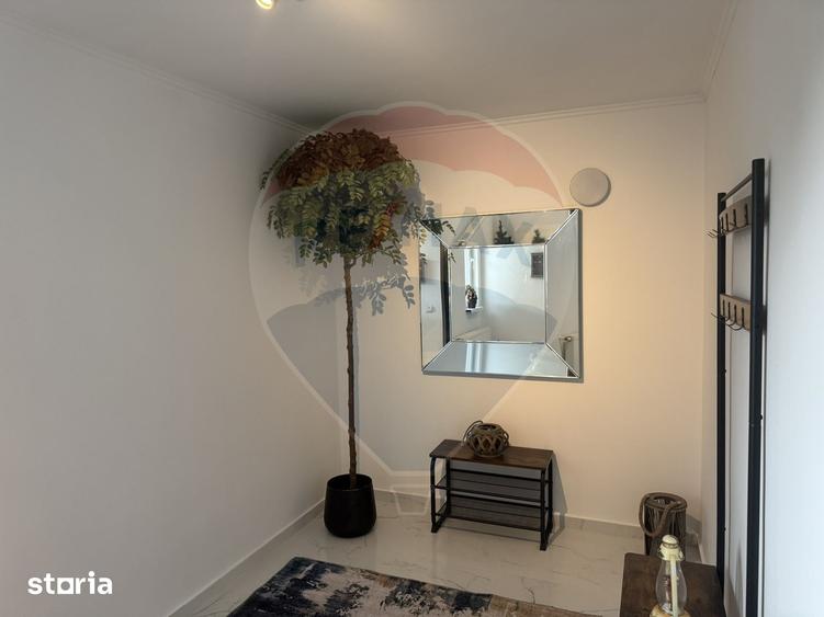 Casă cu 6 camere cu Teren 2800 Mp în Livada