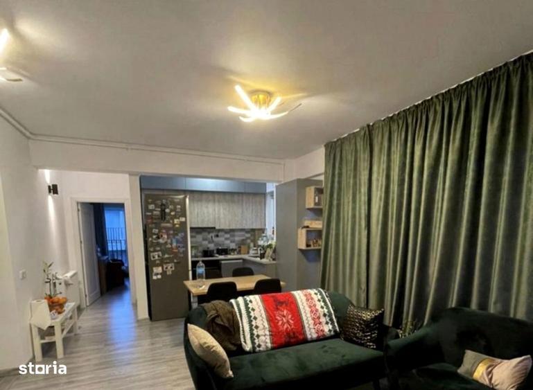 Apartament cu 3 camere decomandat, mobilat în Central