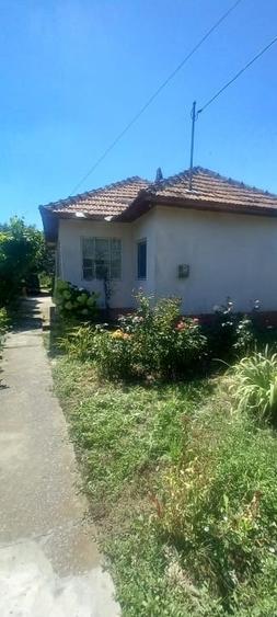 Casă individuală cu 3 camere cu Teren 2220 Mp în Adâncata