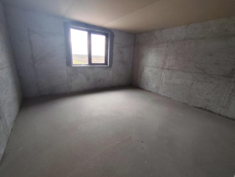 Casă individuală cu 4 camere cu Teren 300 Mp în Partoș