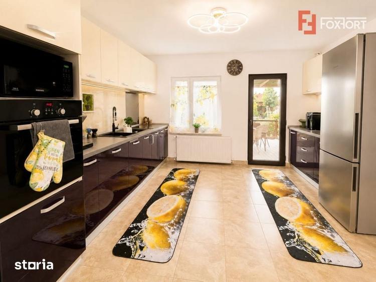 Casă cu 6 camere cu Teren 693 Mp în Gai