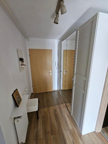 Apartament cu 3 camere decomandat, mobilat în Central