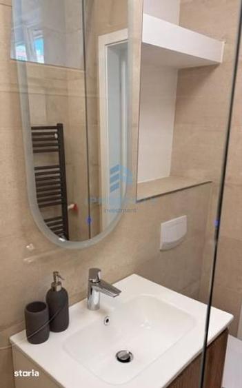 Apartament cu 3 camere decomandat, mobilat în Berceni