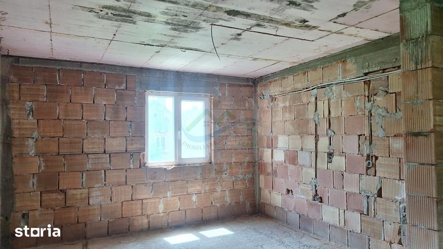 Casă cu 5 camere cu Teren 421 Mp în Central