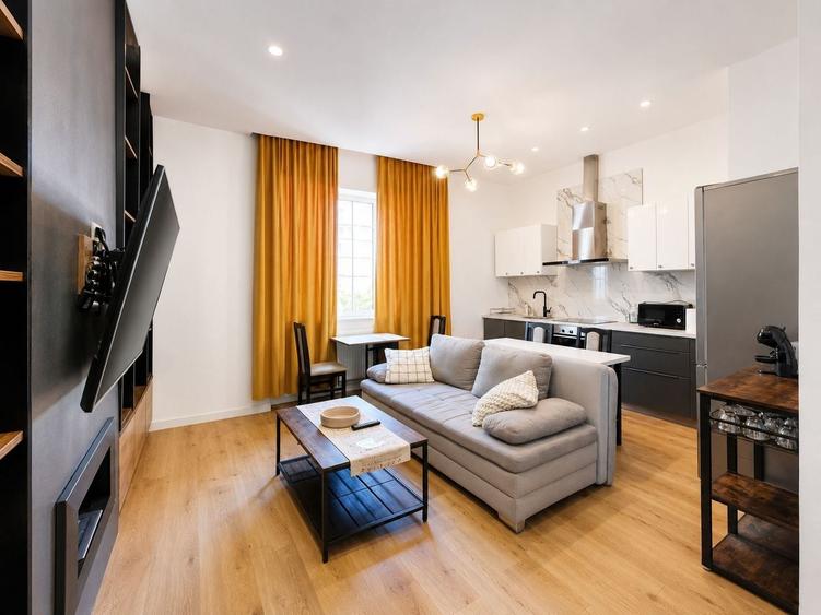 Apartament ultramodern cu 2 camere in cladire istorica - Piata Victoriei - 7