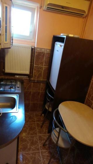 Garsonieră decomandată în Lipovei