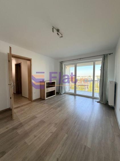 Apartament cu 2 camere decomandat în Tractorul
