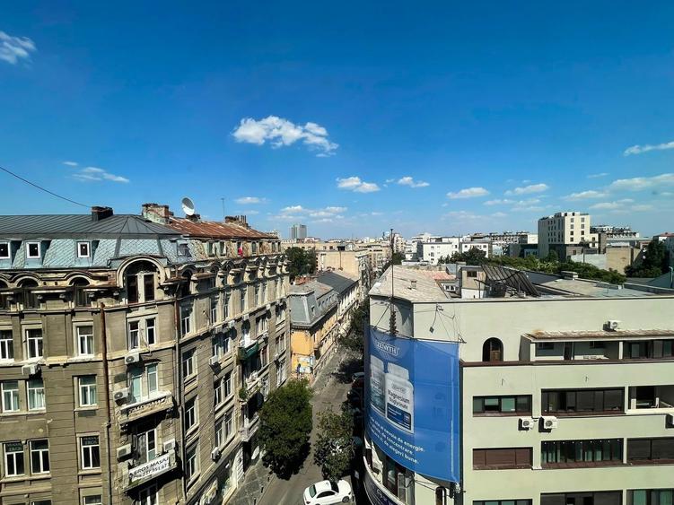 Apartament cu 4 camere circular, mobilat în Calea Victoriei