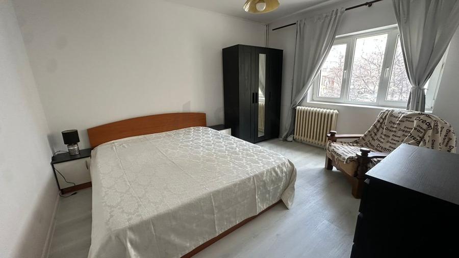 Apartament cu 3 camere decomandat, mobilat în Unirii