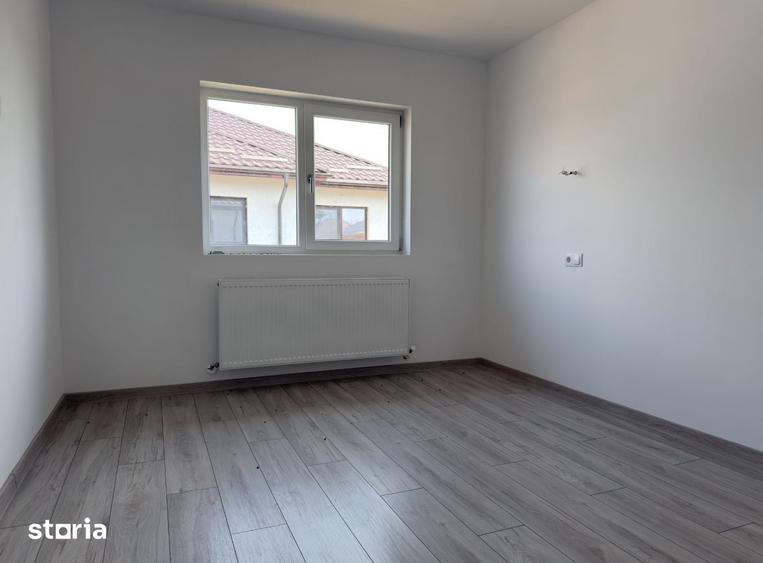 Casă cu 4 camere cu Teren 300 Mp în Matraca