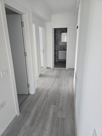 Apartament cu 3 camere decomandat în Energia