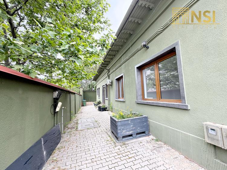 Casă individuală cu 7 camere cu Teren 475 Mp în Băneasa