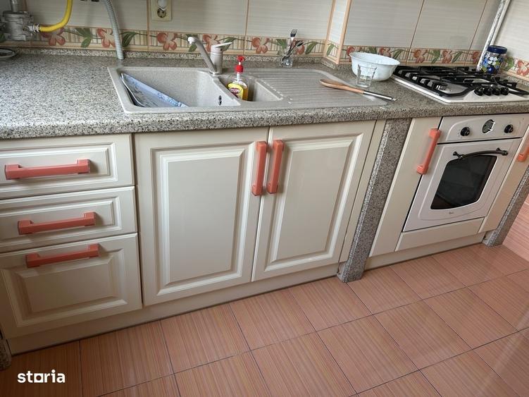 3 Camere,etaj 2 Centru - 4