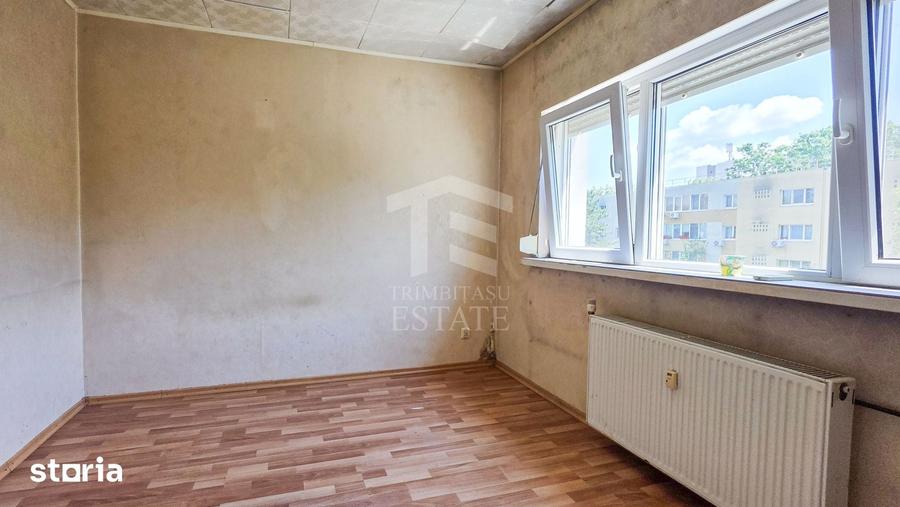 Apartament cu 4 camere în Militari