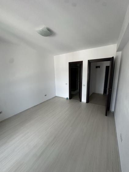 Apartament cu 4 camere decomandat în Fundeni