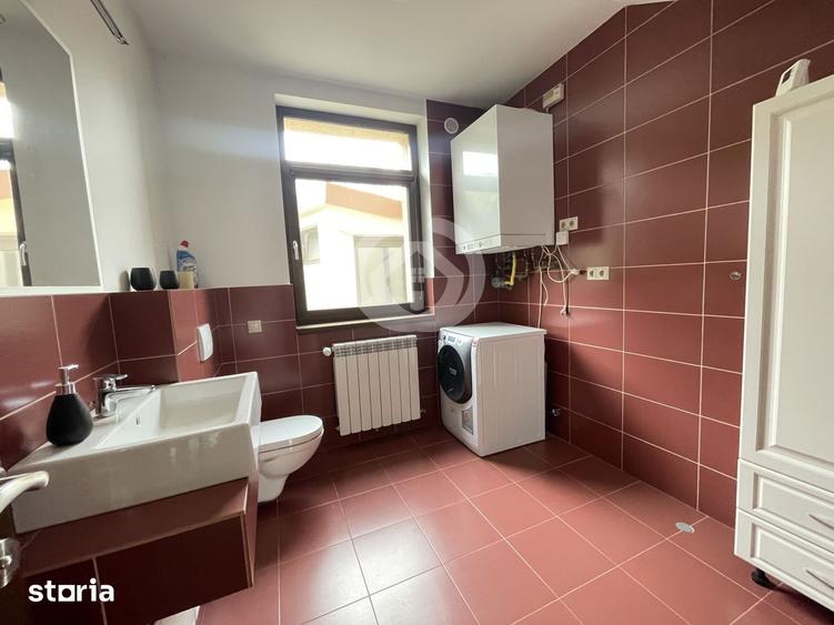 Casă cu 6 camere cu Teren 611 Mp în Central