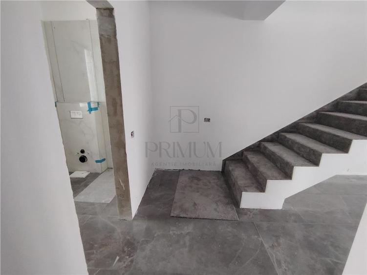 Duplex cu 3 camere cu Canalizare în Moșnița Nouă