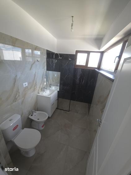 Casă cu 4 camere cu Teren 300 Mp în Domnești