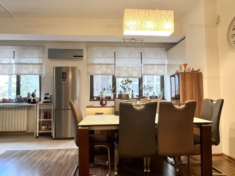 Apartament cu 3 camere decomandat, mobilat în Decebal