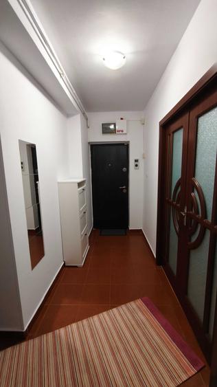 Apartament cu 3 camere decomandat în Drumul Taberei