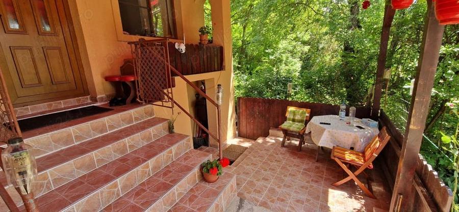 Casă cu 2 camere cu Teren 700 Mp în Sânger