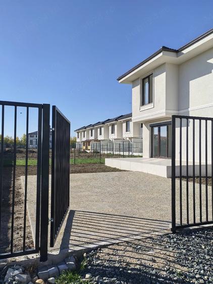 Casă cu 5 camere cu Teren 250 Mp în Central