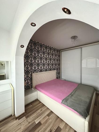 Apartament cu 3 camere semidecomandat în Central