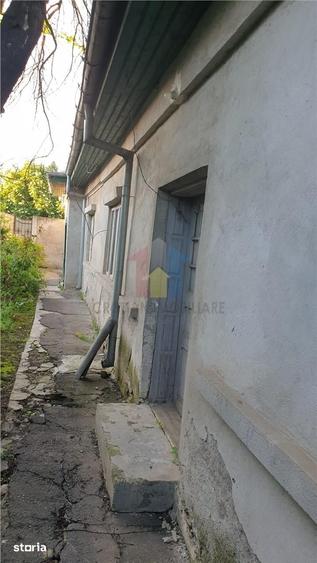 Casă cu 6 camere cu Teren 554 Mp în Vest