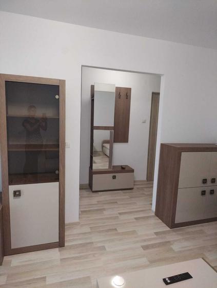 Apartament cu 3 camere decomandat în Bere