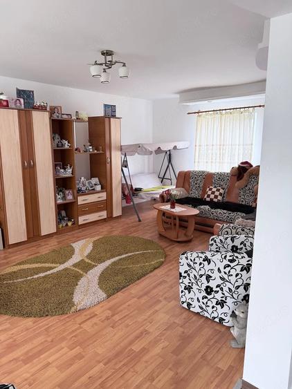 vila p+1 Budeasa principala, 80mp pe nivel 4 camere,dependinte, teren 2300mp 1320000euro - 1