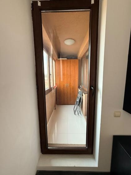 Apartament cu 3 camere decomandat, mobilat în Roșu
