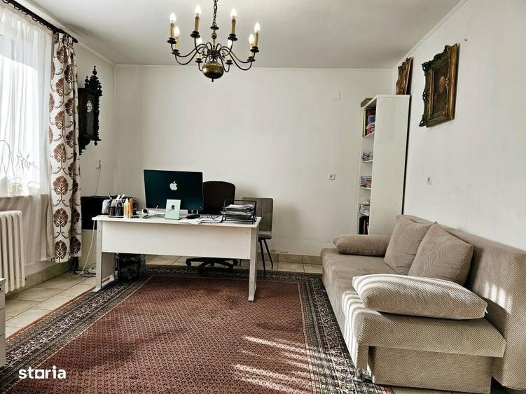 Casă cu 4 camere în Central