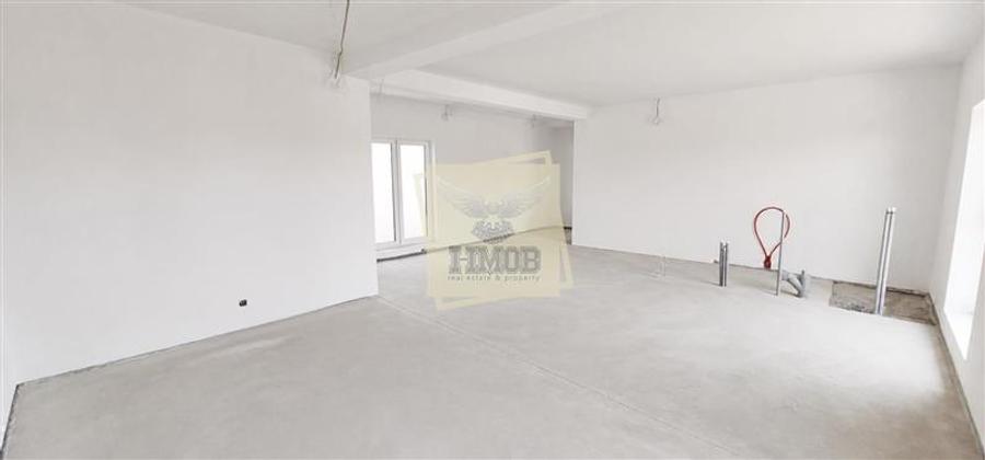 Penthouse cu 3 camere decomandat în Țiglari
