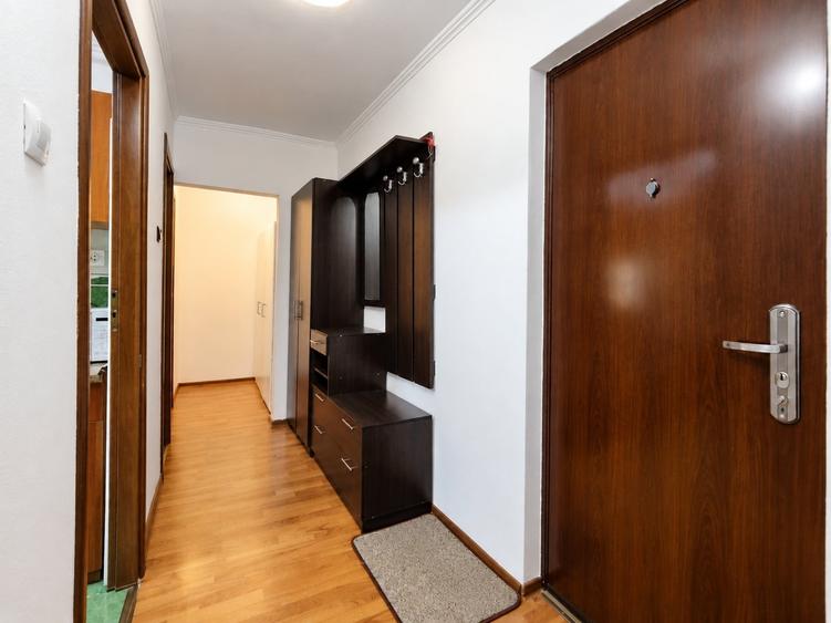Apartament cu 3 camere semidecomandat, mobilat în Șagului