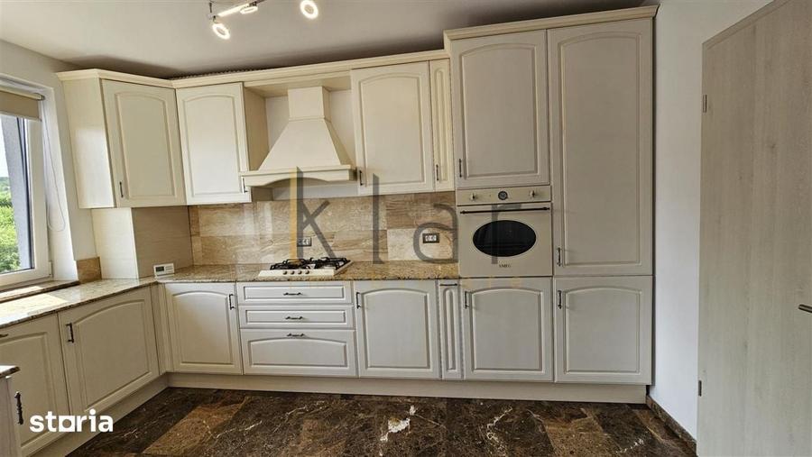 Apartament cu 4 camere semidecomandat în Borhanci