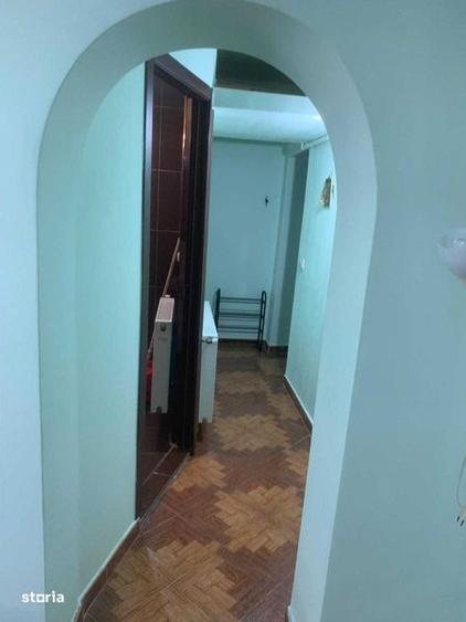 Apartament cu 3 camere semidecomandat în Central