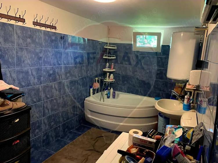 Casă cu Teren 1043 Mp în Dochia