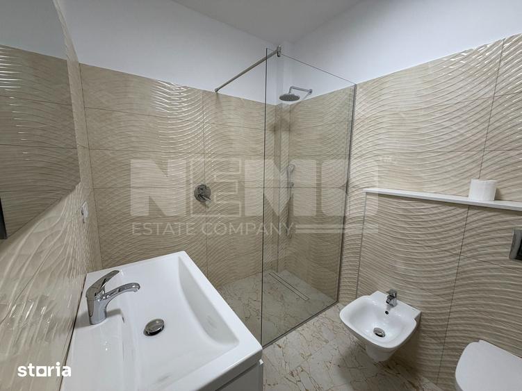 Apartament cu 3 camere semidecomandat în Central